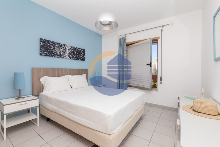 Room 5, 35, Portimão