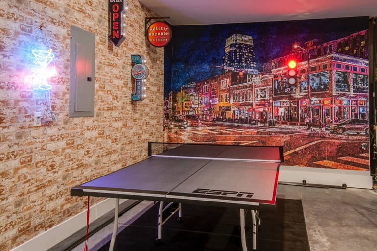 Room 3, Large Group Lux 3mi Downtown - Rooftop City Views, Davidson