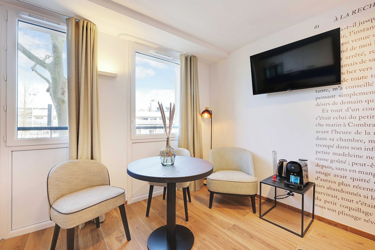 Dining, Studio With Rooftop Access - 4P - Vanves, Hauts-de-Seine
