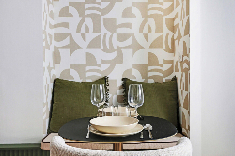 Dining 3, Modern Studio for 2 People, Paris