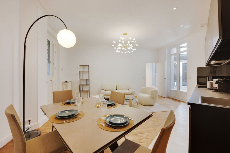 Others 5, Superb apartment with terrace 2BR 4P Trocadero, Paris
