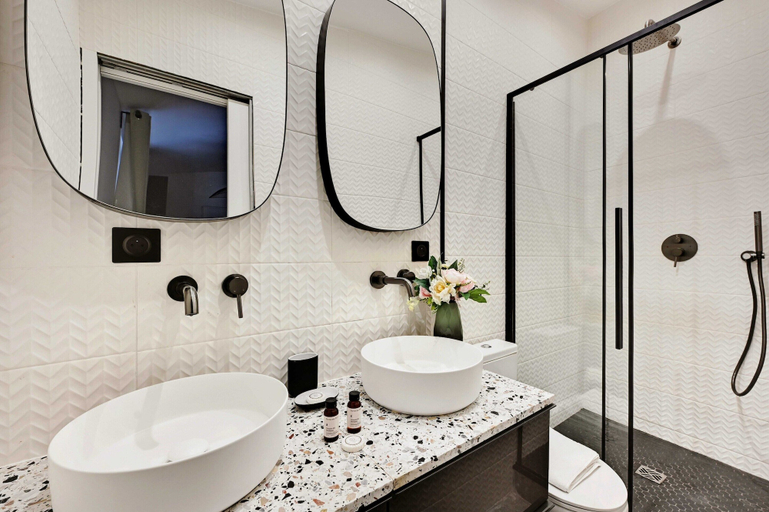 Bathroom, Cosy Apartment - Tour Eiffel / Champs de Mars 19B, Paris