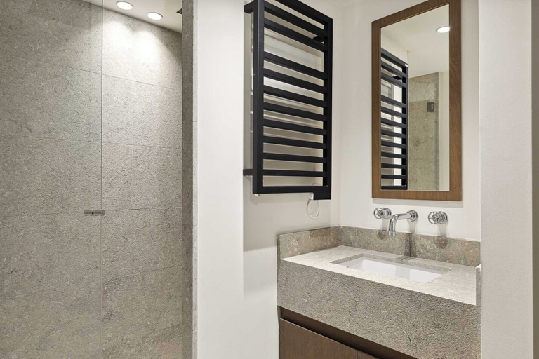 Bathroom 4, Luxury apt With Terrace - 2bd/4p - sea View Cannes, Alpes-Maritimes