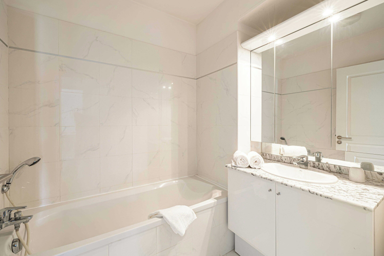 Bathroom, Charming 1 Bedroom Flat With Balcony/pool - Cannes, Alpes-Maritimes