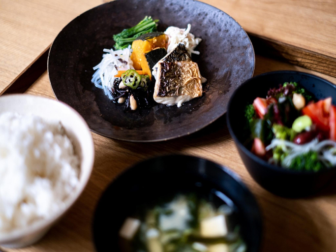 Food & Drinks 6