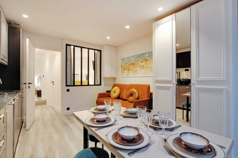 Private kitchen 4, Modern Apartment - 2br/6p - Enfants-rouges, Paris