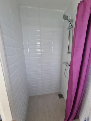 Bathroom, Single Room near Ilford London Train Station, London