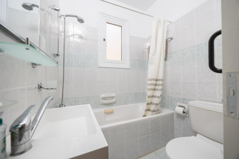 Room 2, GE Harbour Maisonette