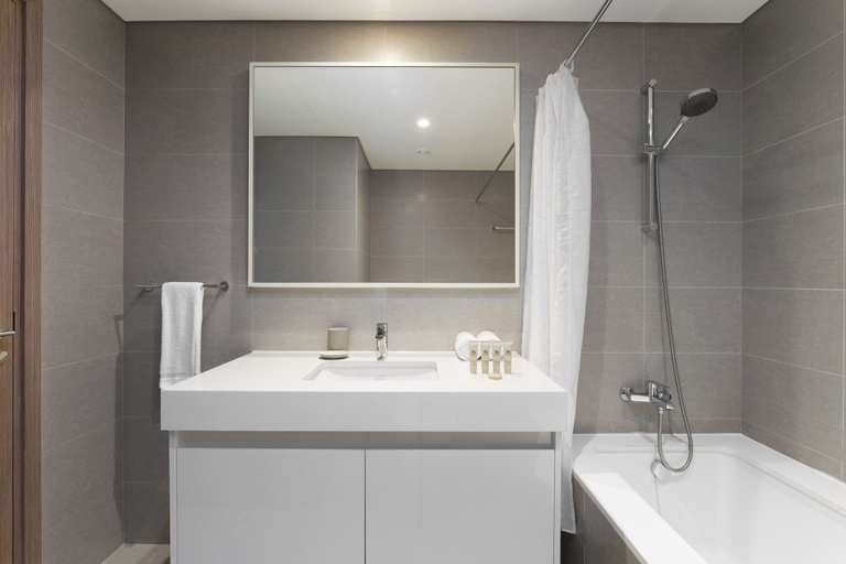 Bathroom 5, Maison Privee - Elevated Living with Spectacular Burj Khalifa Views, Dubai