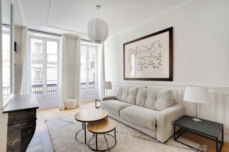 Living area 3, Modern Apartment Champs-ElysACes - Saint HonorAC, Paris
