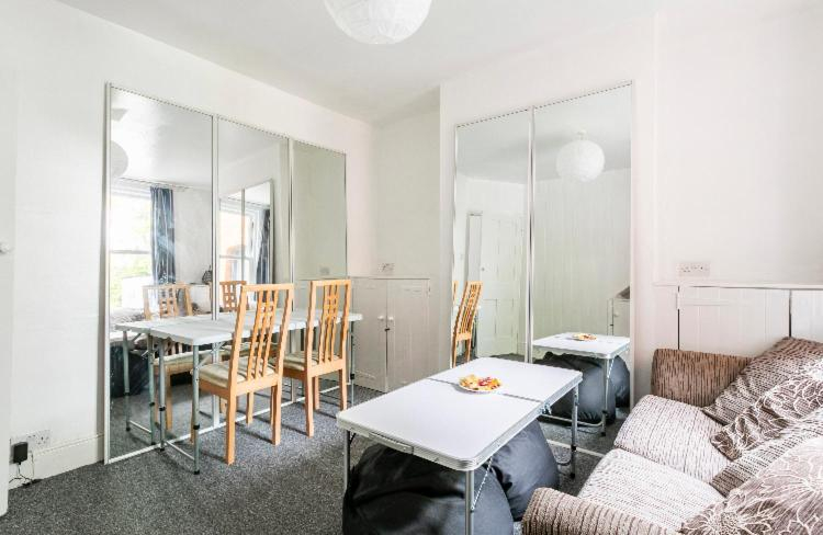 Others 4, City center spacious bedrooms, Kent