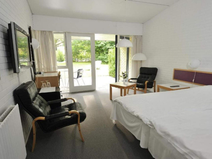 Room 4, Holiday Home With pet Friendly Amenities-by Traum, Bornholm