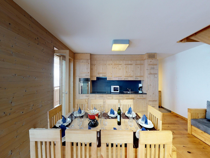 Dining 3, Apartment for Larger Gatherings, Sion