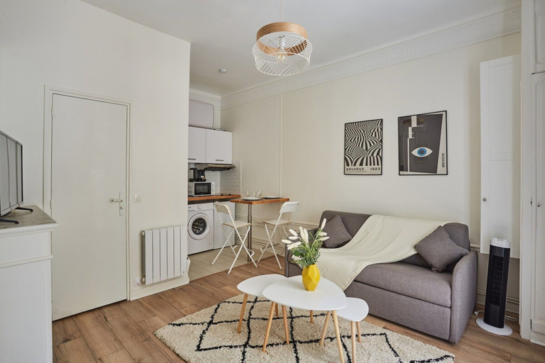 Living area 3, Studio Eiffel Tower/trocadero, Paris