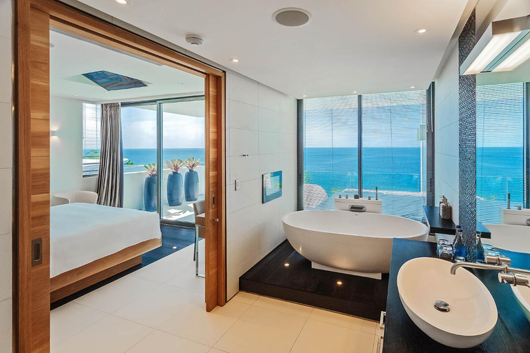 Bathroom 1, Kata Rocks, Phuket Island