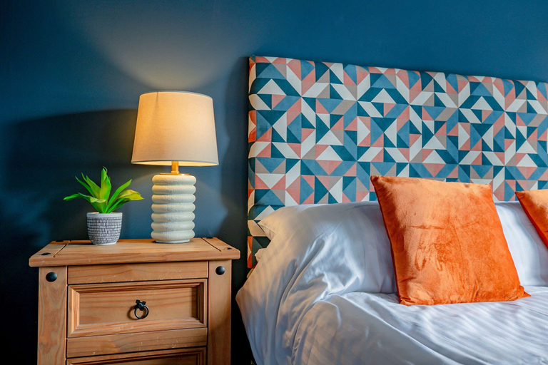 Room 3, Host Stay Hales Orchard, Worcestershire