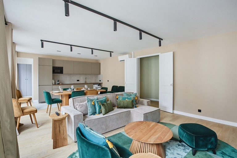 Living area 5, Sublime New Flat 2 Bdr Beaubourg/le Marais, Paris