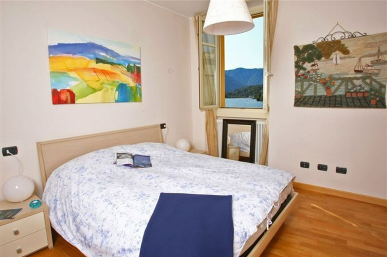 Room 4, La Piazza Menaggio in Menaggio, Como