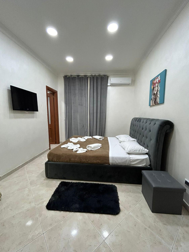 Others 2, HV Dora apartment Naples historic center, Napoli