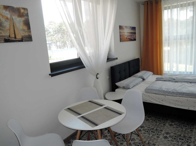 Dining 5, Apartment in Mrzezyno Near Blue Flag Beach, Gryfice