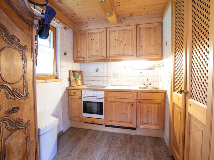 Private kitchen 4, Chalet in Austria Near Ski Lift & Forest, Zell am See