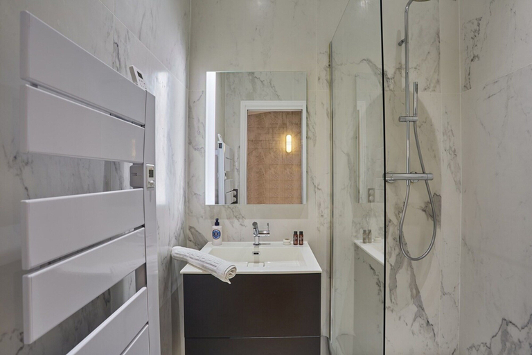 Bathroom 2, Superb & New Apartment Saint Germain des Pres, Paris