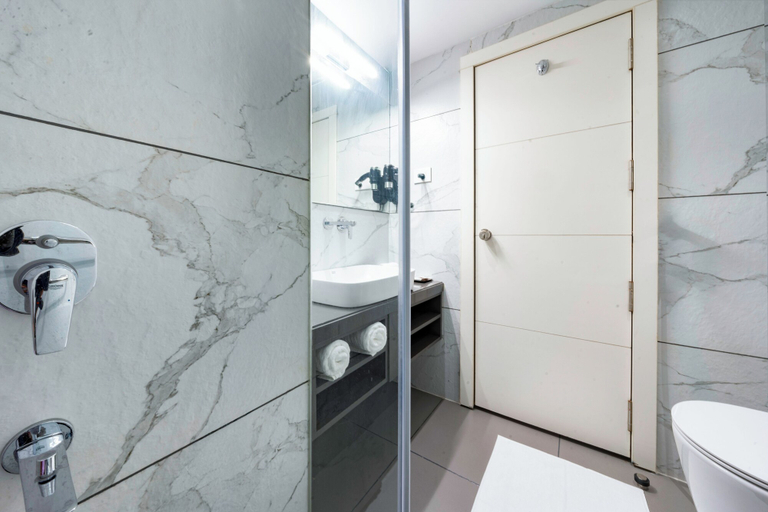 Bathroom 3, Clarks Inn Indore, Indore