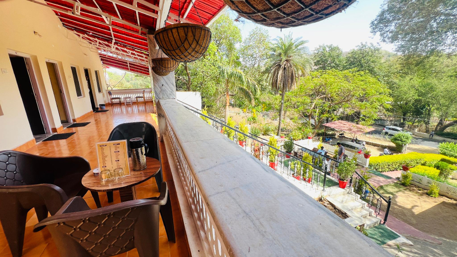 Others 4, Hotel Chandravilas, Sirohi