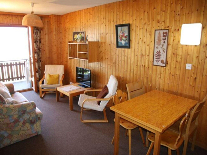 Dining 4, Centrally-located apartment in Veysonnaz, Sion