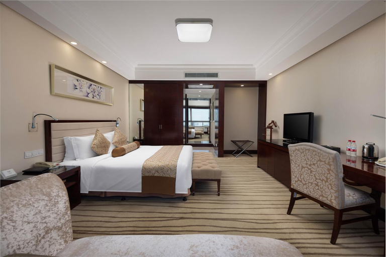 Bedroom 3, Qingdao Grand New Century Hotel, Qingdao