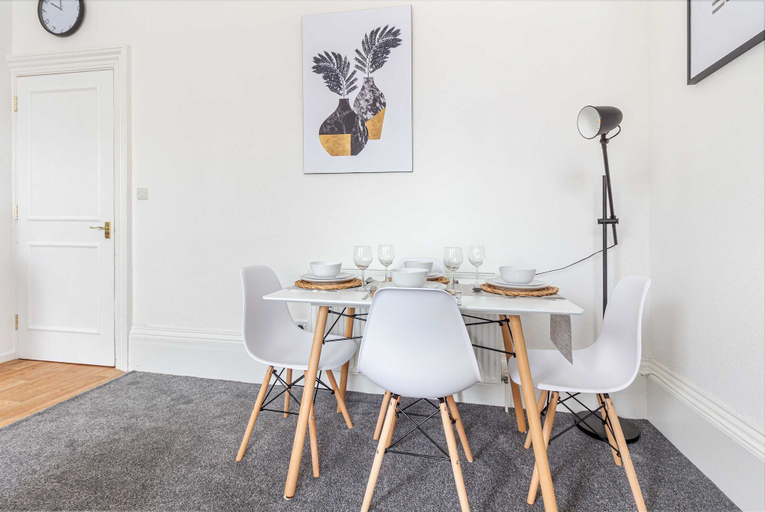 Room 3, Host Stay Montpellier Villa Apartment, Gloucestershire