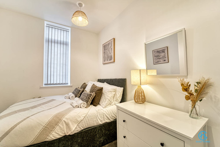 Room 5, Host Stay The Bell, Dudley