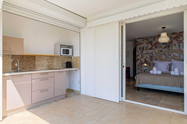 Private kitchen, Splendid Flat in Provencal Villa 1br/3p, Var
