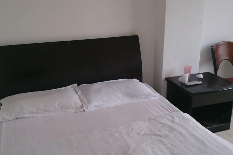 Bedroom 2, Gaozhou Yanjiang San Hotel, Maoming