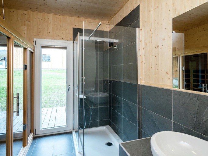 Bathroom 3, Welcoming chalet with hot tub, Murau