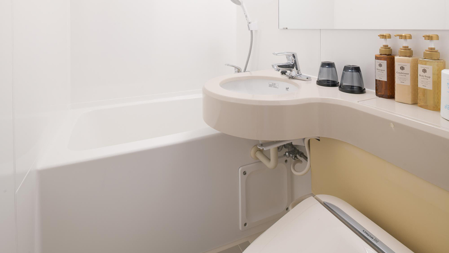 Bathroom 11