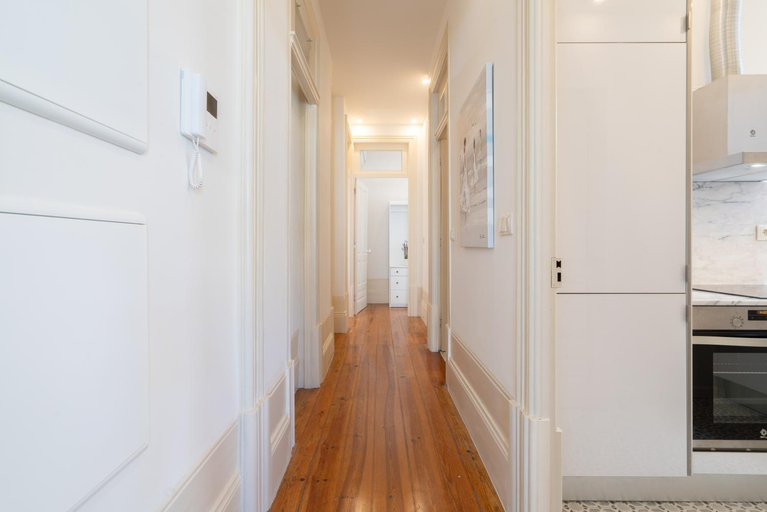Others 5, Host Wise - Modern Comfy Flat, Porto