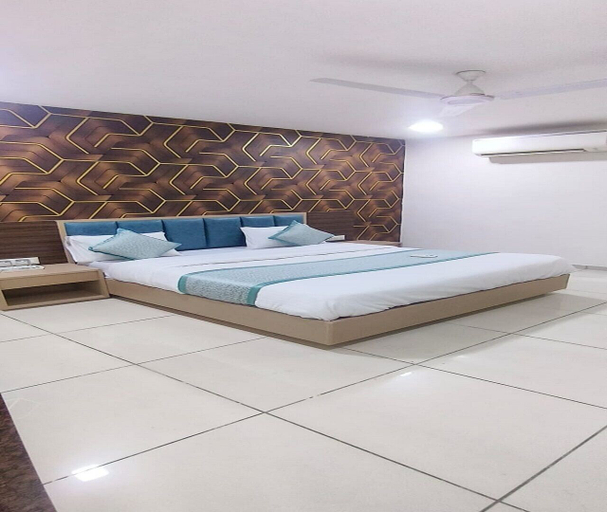 Bedroom 2, Hotel Nest View, Ahmadabad