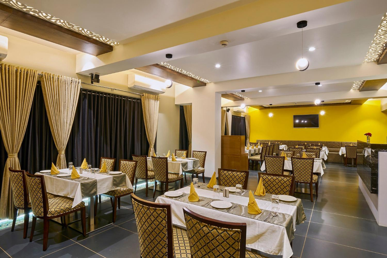 Food & Drinks 5, Hotel 3 Leaves, Kolhapur