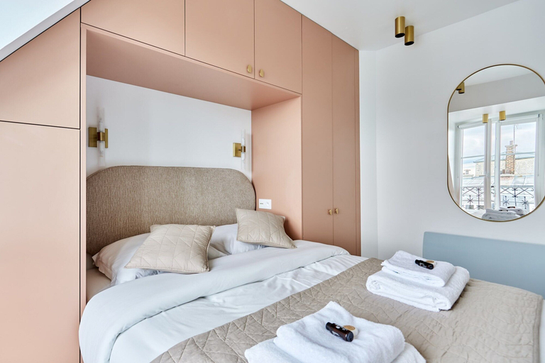 Room 2, Superb Apartment Sacre Coeur With Air-conditionner, Paris