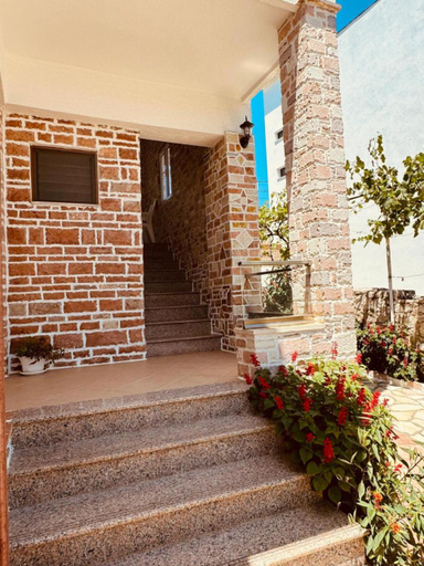 Others 3, Orfeu apartments Ksamil, Sarandës