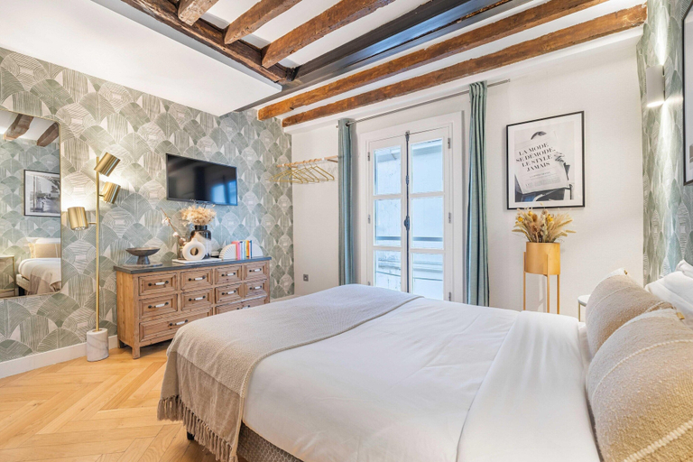 Room 2, Amazing Historical Parisien Loft Next TO Louvre Area ! 6, Paris