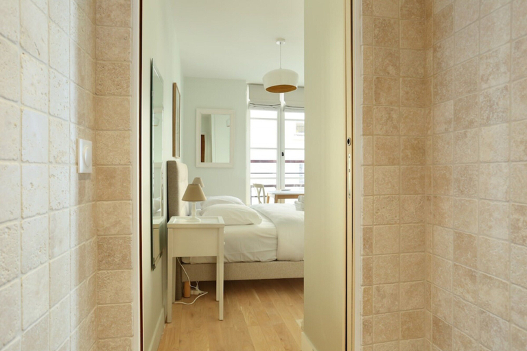 Room 4, Charming Flat With AC - Center of Paris, Paris