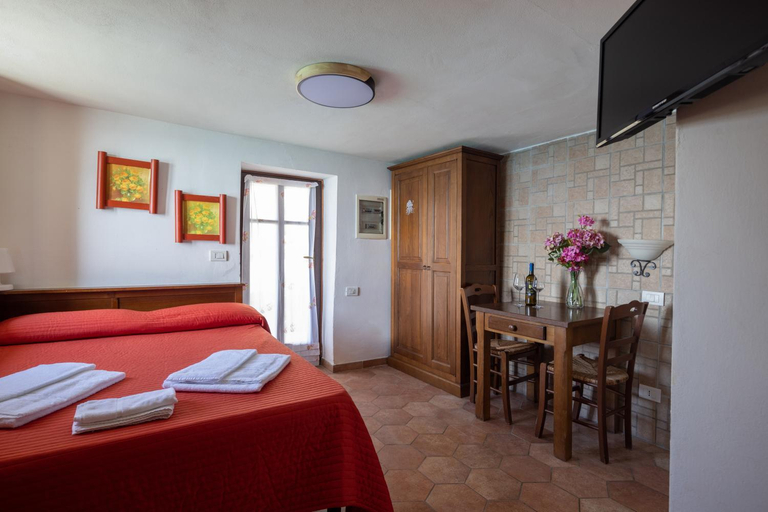 Bedroom 2, Il Borgo di Campi Apartments, La Spezia