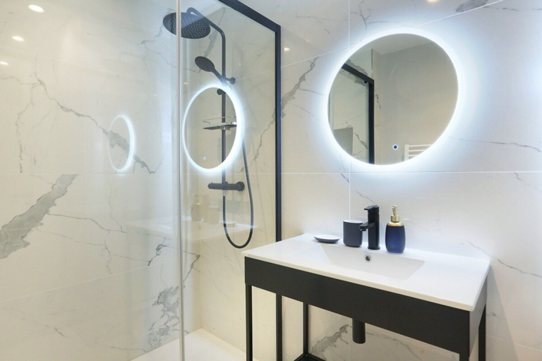 Bathroom 5, New Apartement Center of Paris Montorgueil, Paris