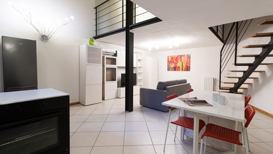 Others 5, Italianway - Isonzo 24, Milano