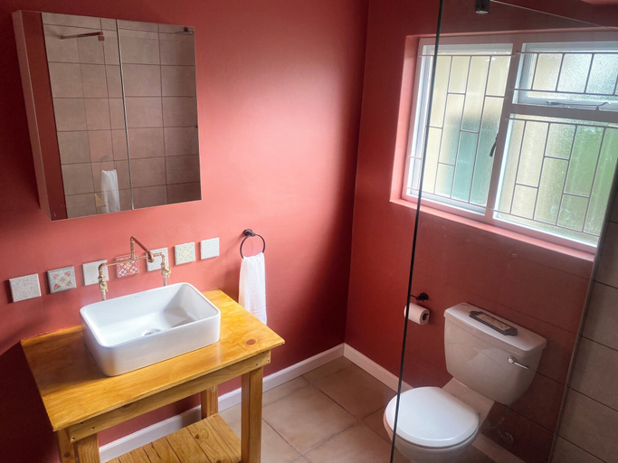 Bathroom, Owl Cottage, Cape Winelands