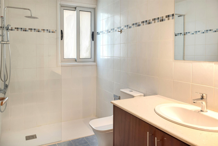 Bathroom, Phaedrus Living Evergreen City Flat