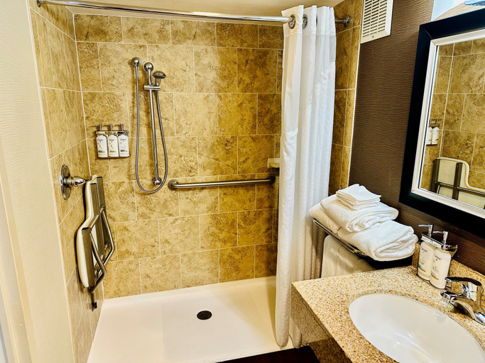 Bathroom 25