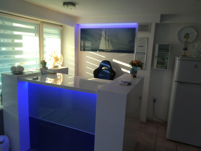 Private kitchen, Holiday Home in Dziwnowek Near Clean Beach, Kamień